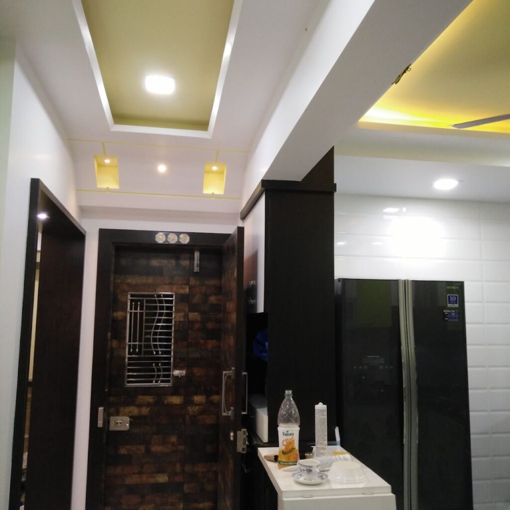 5 BHK duplex villa for sale in Sector 41 Noida — 153 sq mtr G+1+2 near park south-east facing