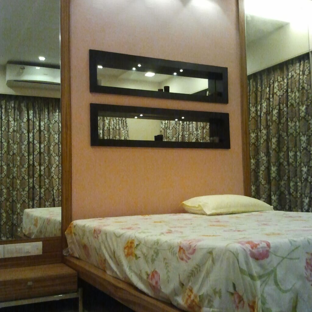 4 BHK corner villa for sale in Sector 41 Noida — 180 sq mtr Basement+Ground+1 north-west facing